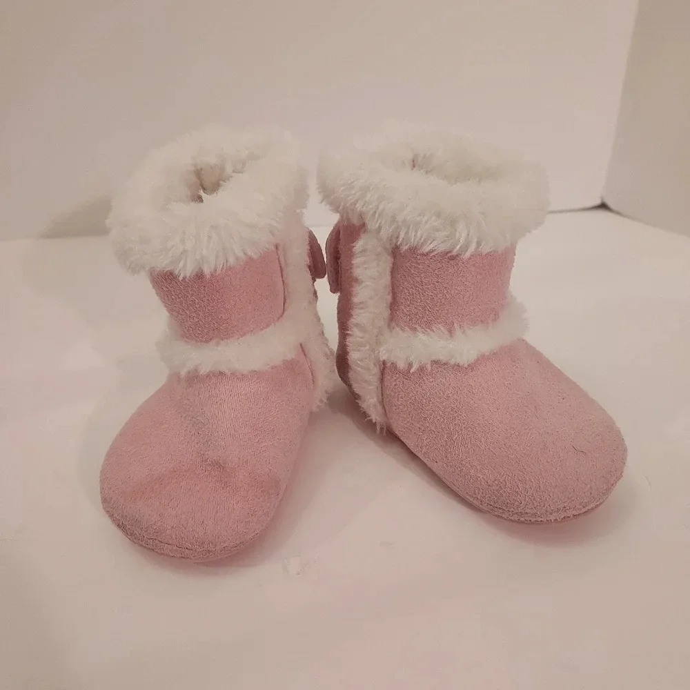 Hot Cakes Baby Girl Pink Fur Booties in Size 3